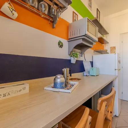 Assaje Guestroom