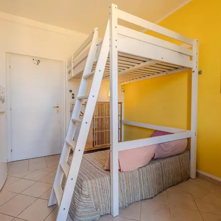 Assaje Guestroom Bed & Breakfast