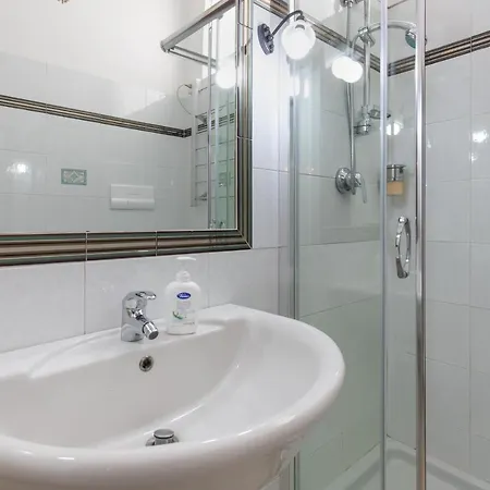 Assaje Guestroom 3*