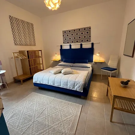 Assaje Guestroom