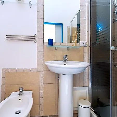 Assaje Guestroom Bed and breakfast 3*